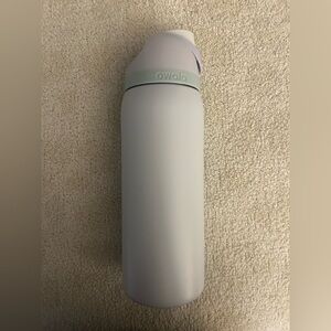 Owala FreeSip 32oz Insulated Stainless Steel Water Bottle | Open Air Color